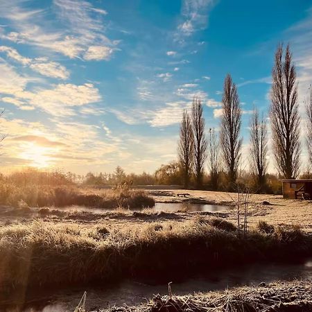 De Twee Zwanen Villa Delfstrahuizen Luaran gambar